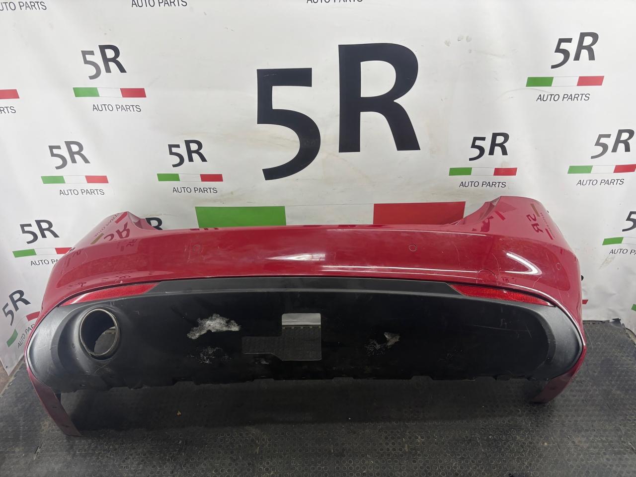 бампер задний Alfa Romeo Giulia 2 поколение 952 2017, 2.0 л., бензин, АКПП, rosso red, седан, задний привод, правый руль - фото №1