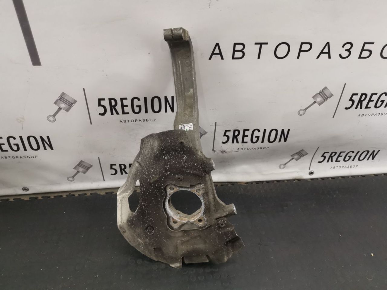 кулак поворотный левый Alfa Romeo Stelvio 1 поколение 949 2018, 2.0 л., бензин, АКПП, полный привод, 50541551 - фото №1