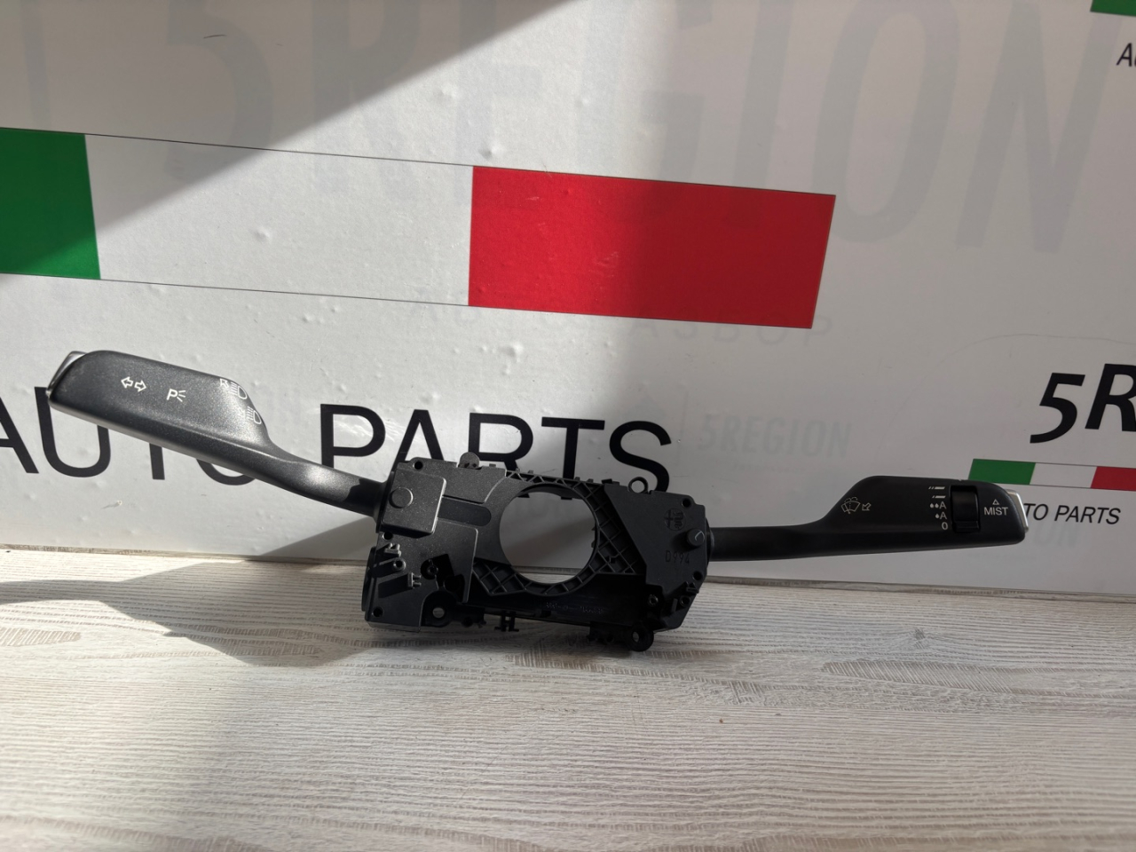 переключатель подрулевой (стрекоза) Alfa Romeo Giulia 2 поколение 952 2018, 2.0 л., бензин, АКПП, седан, задний привод, правый руль, 156125194 - фото №1