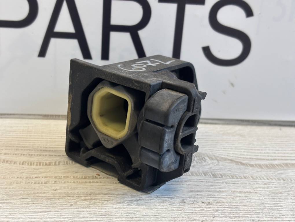 кронштейн радиатора Alfa Romeo Giulia 2 поколение 952 2019, 2.0 л., бензин, АКПП, rosso red, седан, задний привод, правый руль, 50542686 - фото №1