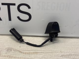 форсунка омывателя лобового стекла BMW M3 E92/E93 E92 2012, 4.0 л., S65 B40 A, бензин, робот, spacegrau metallic a52, купе, задний привод, правый руль