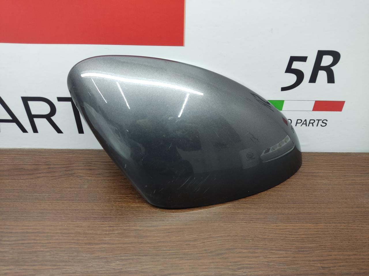 накладка на зеркало Alfa Romeo Stelvio 1 поколение 949 2019, 2.2 л., дизель, АКПП, внедорожник 5 дв., полный привод, правый руль - фото №1