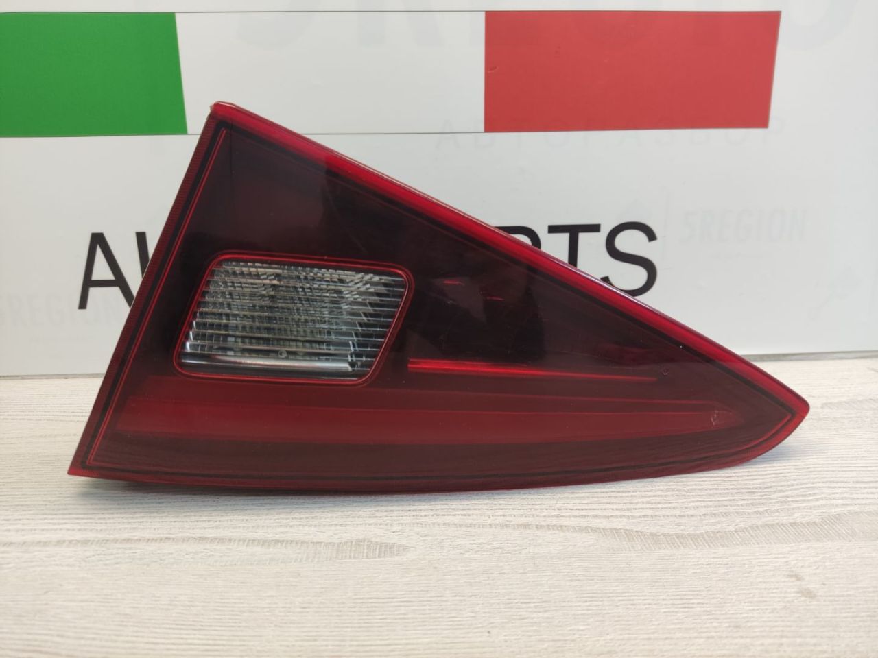 фонарь задний правый Alfa Romeo Giulia 2 поколение 952 2018, 2.0 л., бензин, АКПП, седан, задний привод, 505437940 - фото №1