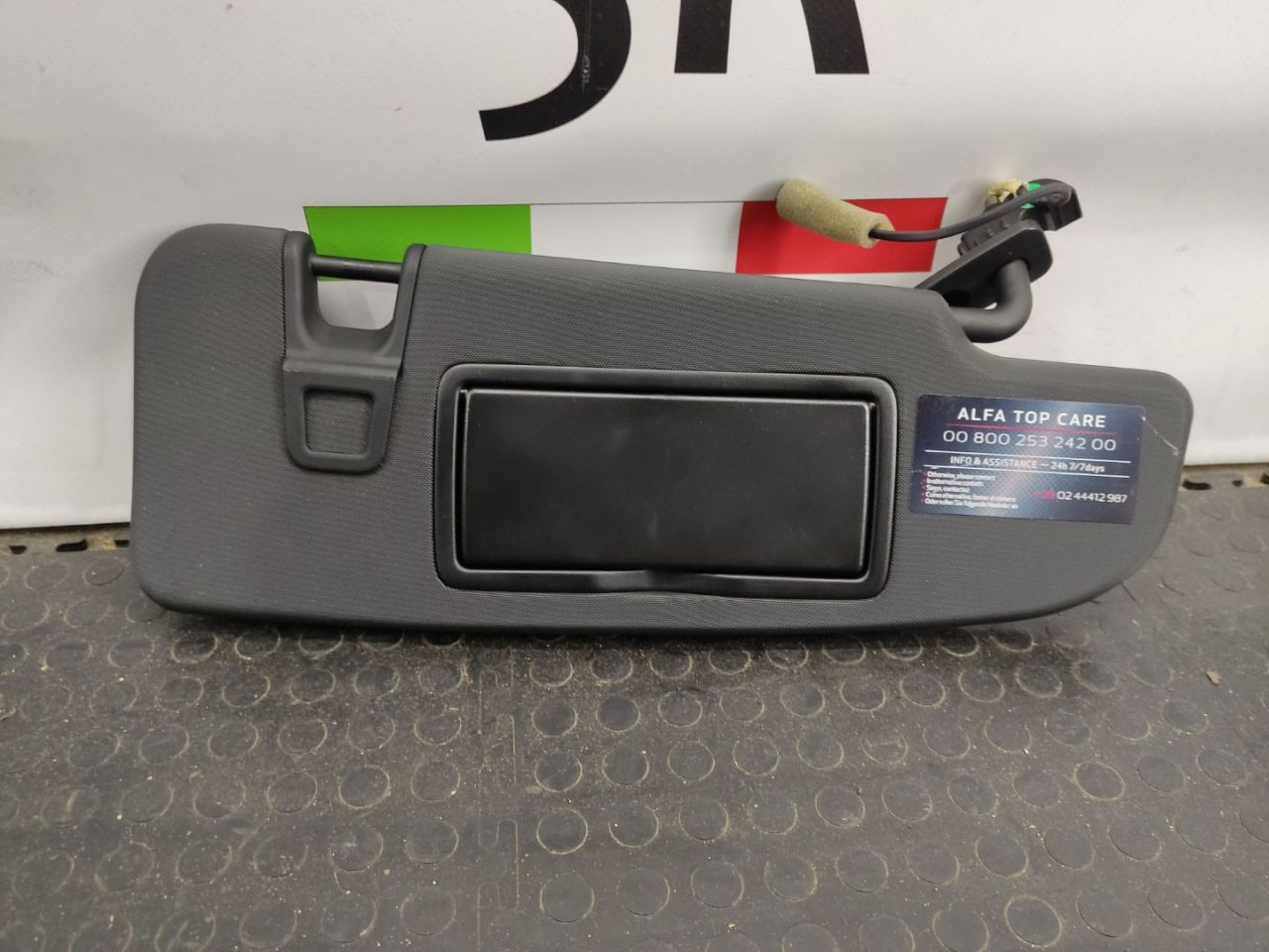 козырек солнцезащитный Alfa Romeo Giulia 2 поколение 952 2019, 2.9 л., бензин, АКПП, black vulcano, седан, задний привод, правый руль - фото №1