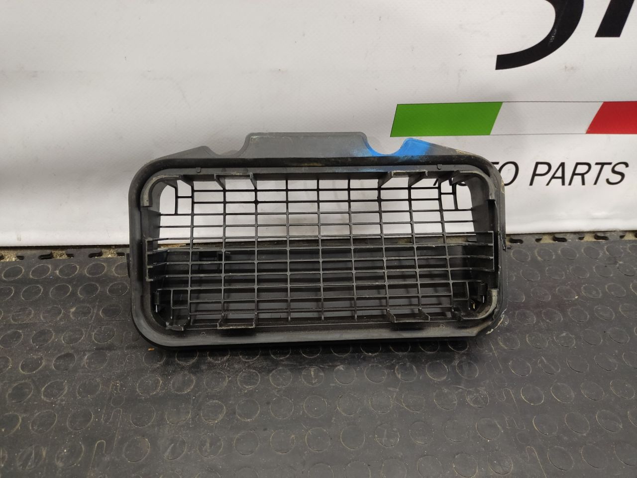 воздухозаборник Alfa Romeo Giulia 2 поколение 952 2018, 2.0 л., бензин, АКПП, седан, задний привод, правый руль, 50544528 - фото №1