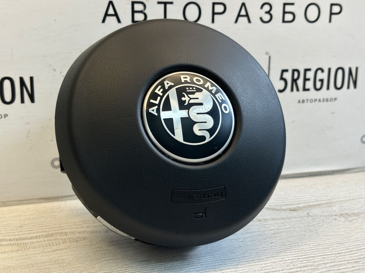 подушка безопасности водителя Alfa Romeo Stelvio 1 поколение 949 2019, 2.9 л., бензин, АКПП, внедорожник 5 дв., полный привод, правый руль, 156124400 - фото №1