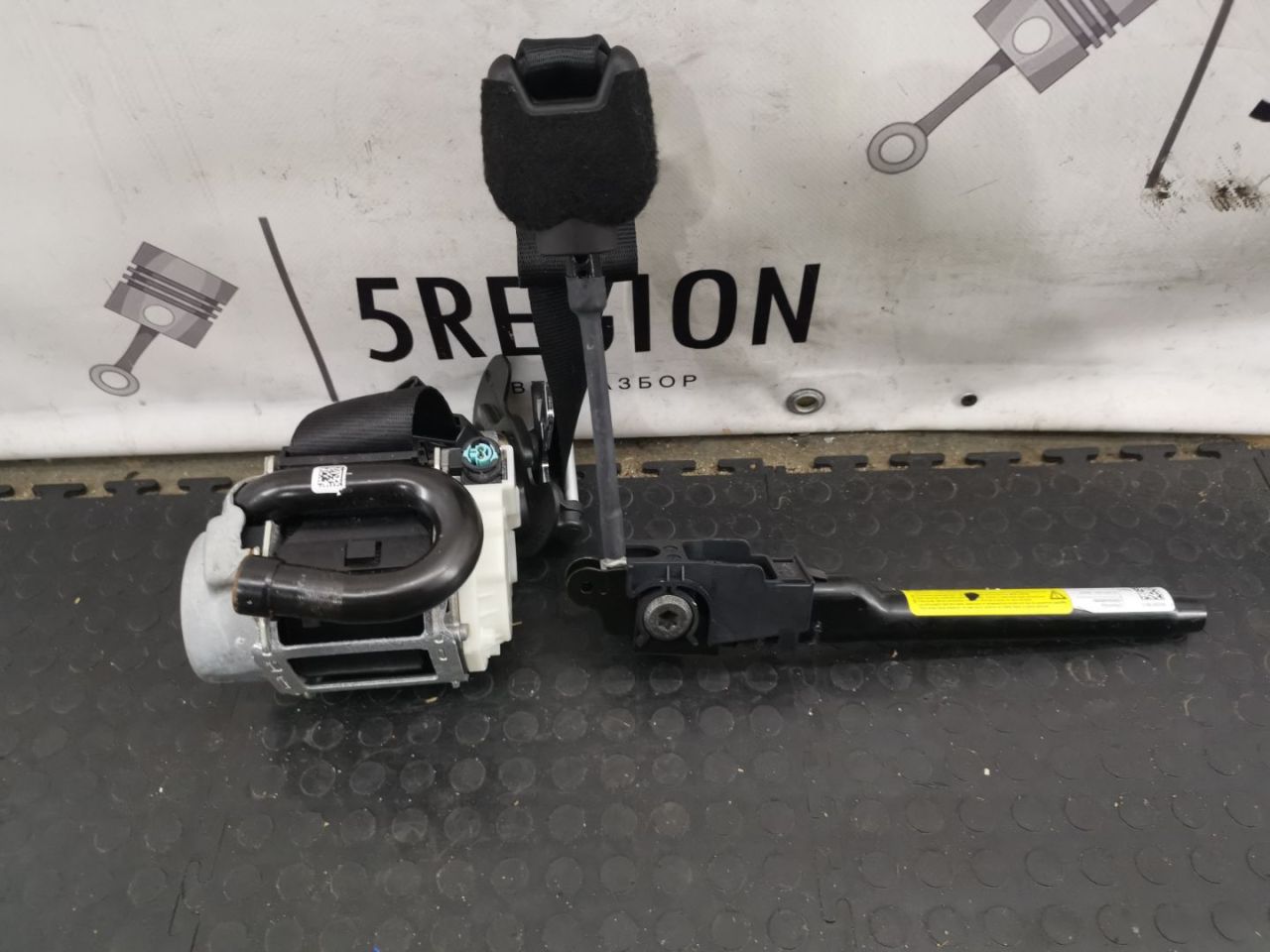 ремень безопасности Alfa Romeo Giulia 2 поколение 952 2018, 2.0 л., бензин, АКПП, vesuvio gray metallic, седан, полный привод, 50543626, 15611293 - фото №1