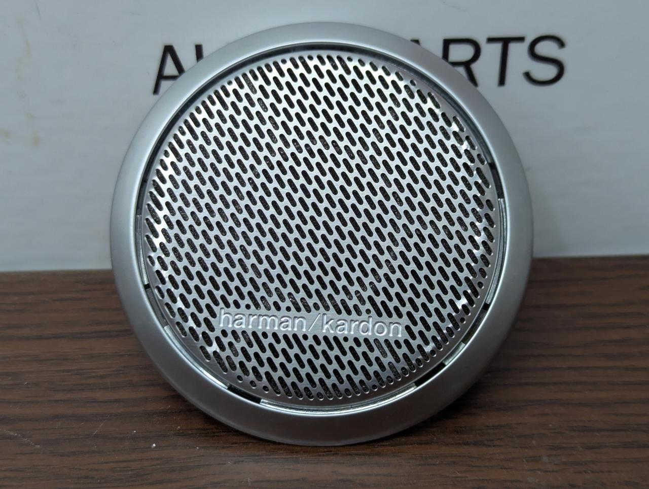 сетка на динамик Alfa Romeo Giulia 2 поколение 952 2019, 2.0 л., бензин, АКПП, 035 vesuvio gray metallic, универсал, задний привод, правый руль - фото №1