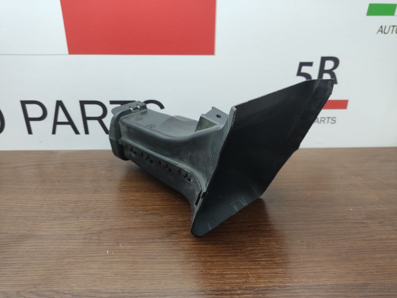 воздуховод тормозной правый BMW 3 серия G20 2019, 2.0 л., B48 B20 B, бензин, АКПП, portimao blau (c31), седан, задний привод, правый руль, 57747422278, 7422278 - фото №1