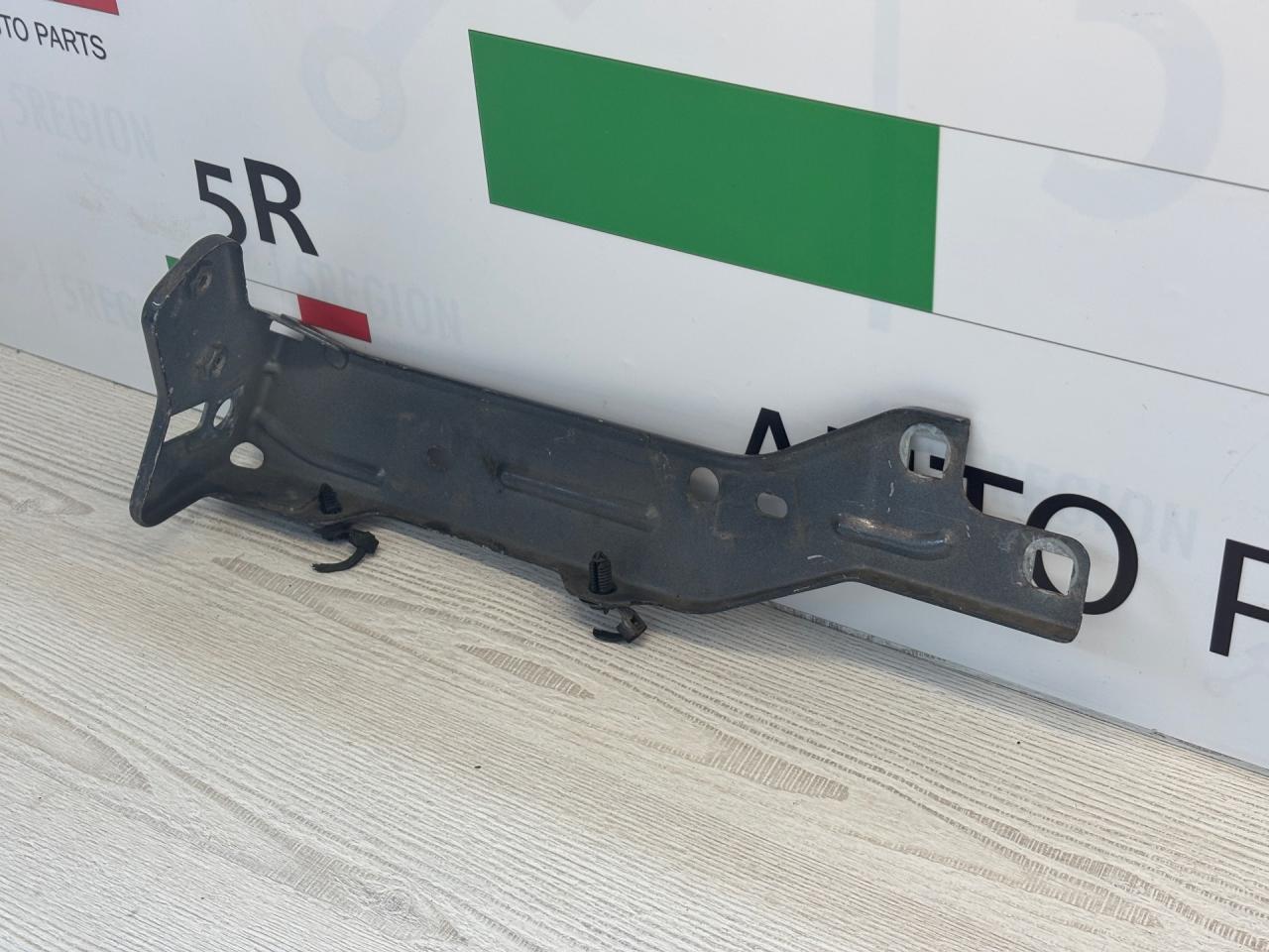 крепление ( кронштейн ) крыла Alfa Romeo Giulia 2 поколение 952 2019, 2.0 л., бензин, АКПП, 035 vesuvio gray metallic, универсал, задний привод, правый руль - фото №1