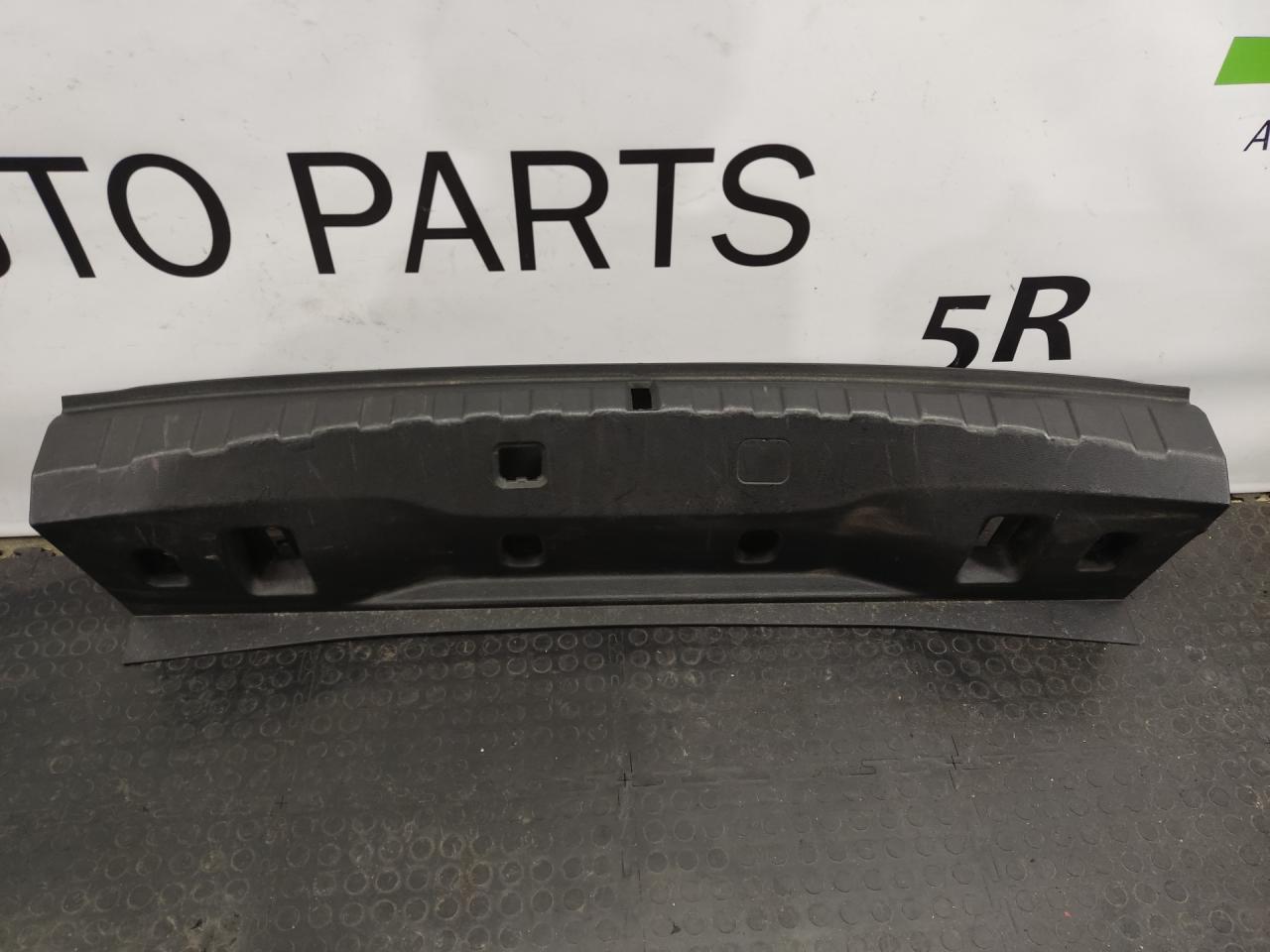 накладка внутренняя на заднюю панель кузова BMW 3 серия G20 2019, 2.0 л., B48 B20 B, бензин, АКПП, portimao blau (c31), седан, задний привод, правый руль, 7438297, 51477438297 - фото №1