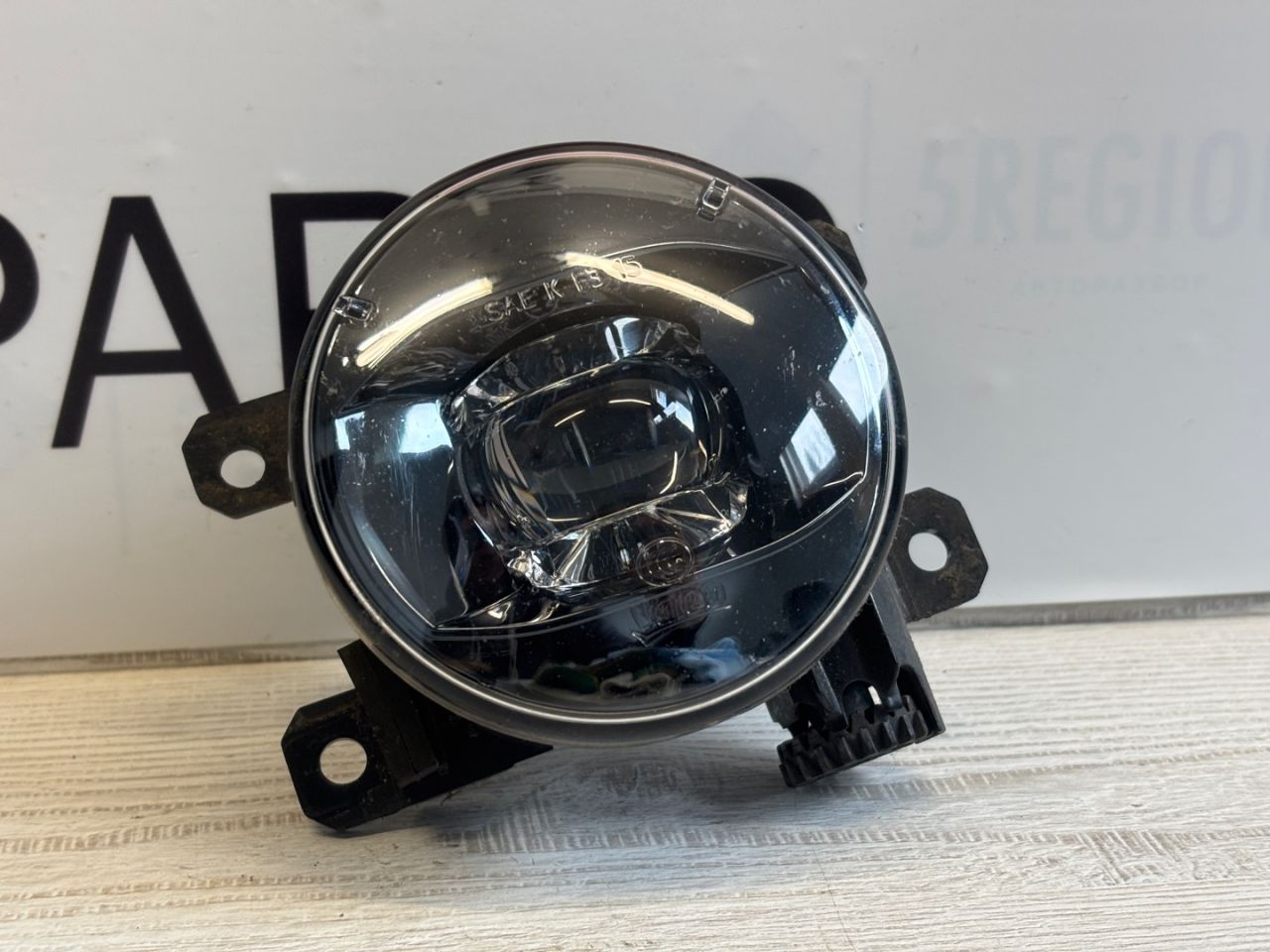 фара противотуманная Alfa Romeo Stelvio 1 поколение 949 2019, 2.2 л., дизель, АКПП, внедорожник 5 дв., полный привод, правый руль, 670033497 - фото №1