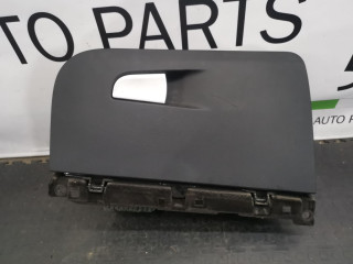 бардачок Alfa Romeo Giulia 2 поколение 952 2018, 2.0 л., бензин, АКПП, rosso red, седан, полный привод