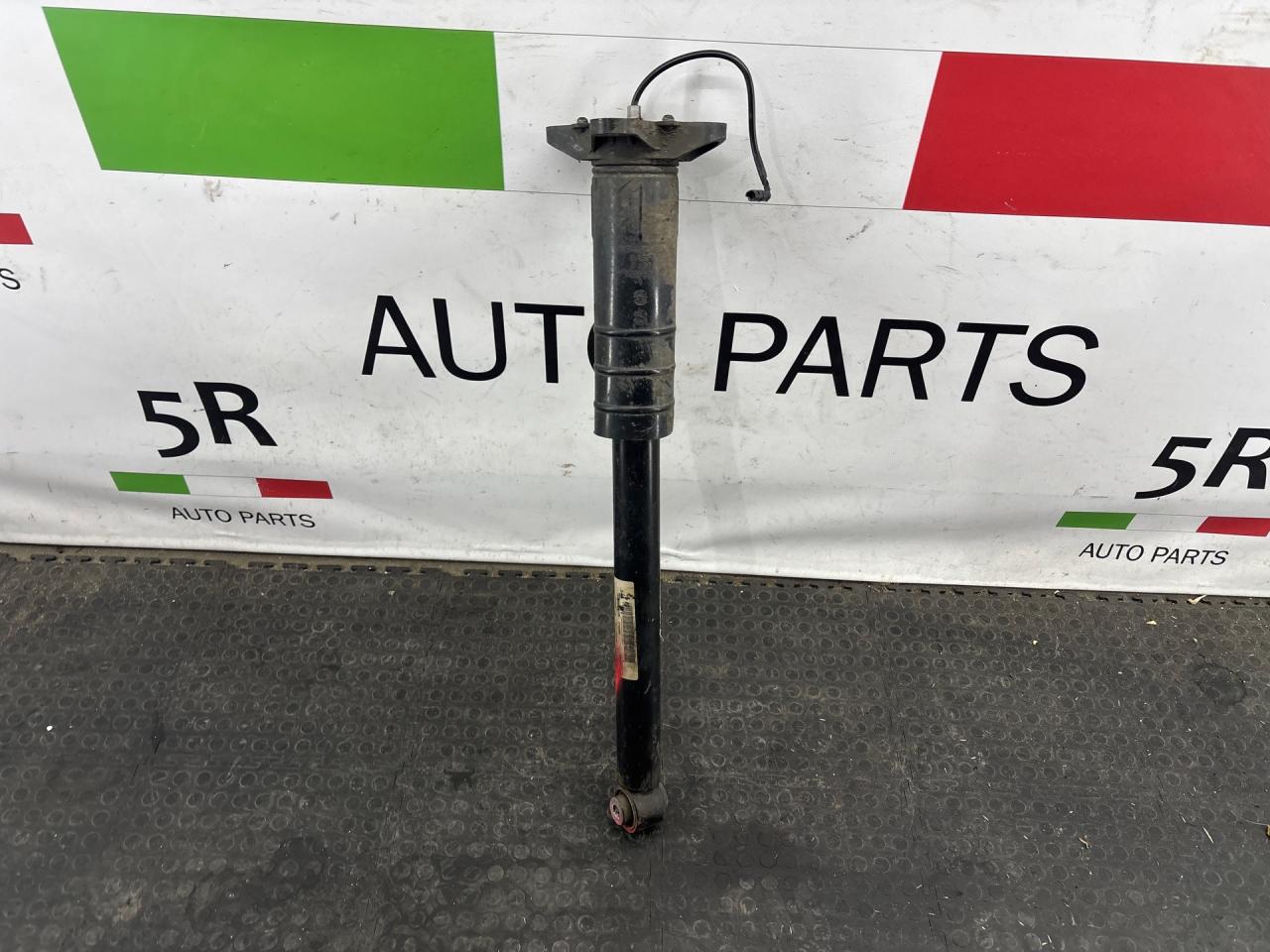 амортизатор задний Alfa Romeo Giulia 2 поколение 952 2017, 2.9 л., бензин, АКПП, rosso competizione, седан, задний привод, 50549156 - фото №1