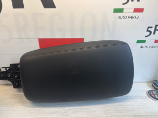 подлокотник Alfa Romeo Stelvio 1 поколение [рестайлинг] 949 2021, 2.0 л., бензин, АКПП, vesuvio gray metallic, внедорожник 5 дв., полный привод, правый руль