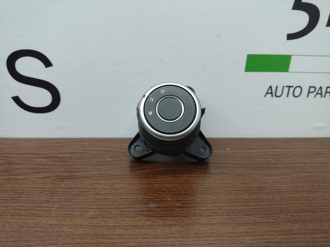 кнопка переключения режимов подвески Alfa Romeo Giulia 2 поколение 952 2018, 2.0 л., бензин, АКПП, задний привод, 156129920 - фото №1