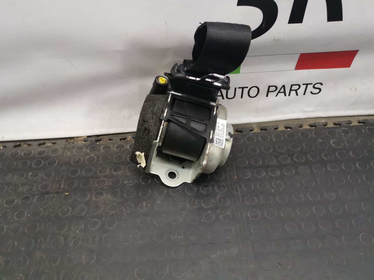 ремень безопасности Alfa Romeo Giulia 2 поколение 952 2018, 2.0 л., бензин, АКПП, седан, задний привод, правый руль, 156112948 - фото №1