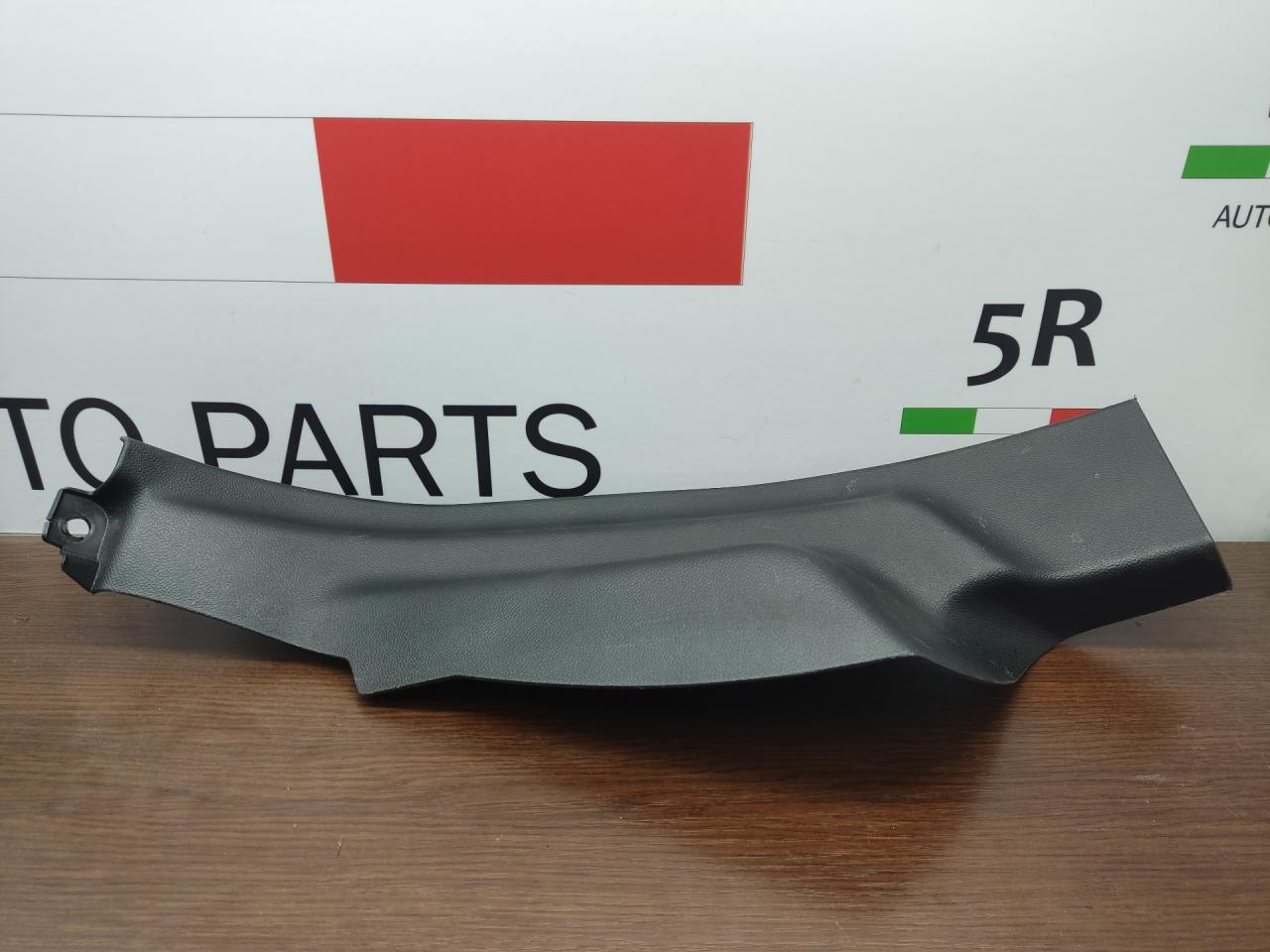 накладка на порог Alfa Romeo Giulia 2 поколение 952 2019, 2.0 л., бензин, АКПП, rosso red, седан, задний привод, правый руль, 156129046 - фото №1