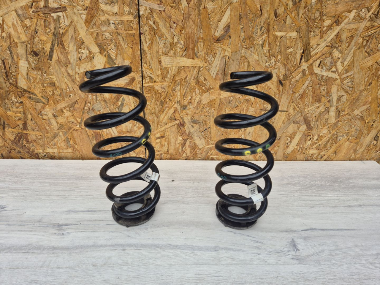 пружина задняя Alfa Romeo Stelvio 1 поколение 949 2019, 2.2 л., дизель, АКПП, внедорожник 5 дв., полный привод, правый руль, 50535615 - фото №1