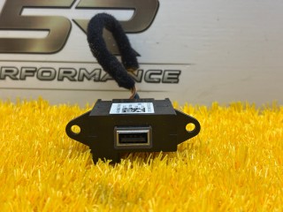разъем AUX / USB Alfa Romeo Giulia 2 поколение 952 2017, 2.0 л., бензин, АКПП, rosso red, седан, задний привод, правый руль, 156129168