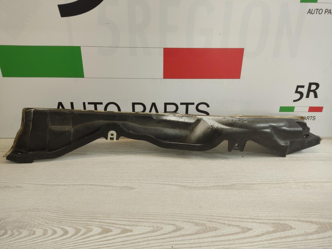 планка под капот BMW 3 серия G20 2019, 2.0 л., B48 B20 B, бензин, АКПП, portimao blau (c31), седан, задний привод, правый руль, 7428167 - фото №1