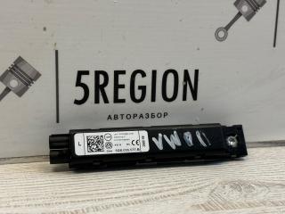 усилитель антенны Volkswagen Golf R VII рестайлинг (2017-2020) 5G1 2019, 2.0 л., бензин, робот, хетчбэк 5 дв., полный привод, правый руль, 5G6035577B