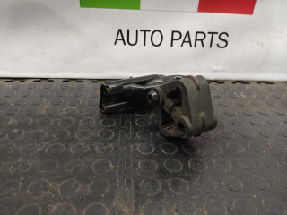 кронштейн глушителя Alfa Romeo Stelvio 1 поколение 949 2018, 2.0 л., бензин, АКПП, полный привод, 50533703, 50551209