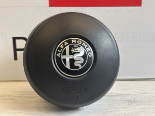 подушка безопасности водителя Alfa Romeo Stelvio 1 поколение 949 2019, 2.0 л., бензин, АКПП, rosso red, внедорожник 5 дв., полный привод, правый руль, 156147609