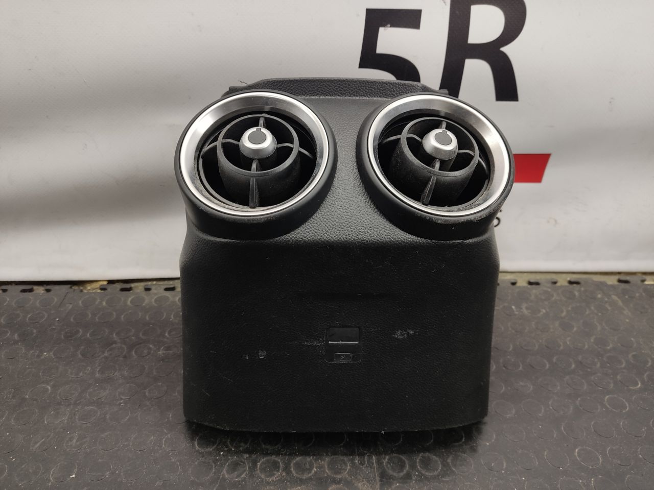 дефлектор обдува салона Alfa Romeo Giulia 2 поколение 952 2018, 2.0 л., бензин, АКПП, седан, задний привод, 156110147 - фото №1