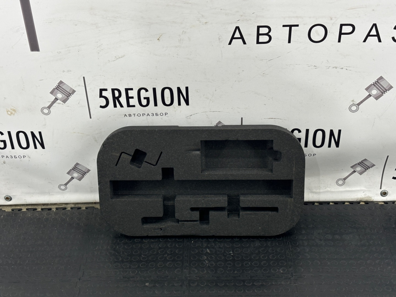 ящик под инструменты Alfa Romeo Stelvio 1 поколение 949 2019, 2.9 л., бензин, АКПП, внедорожник 5 дв., полный привод, правый руль - фото №1