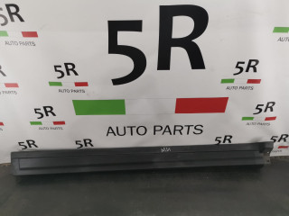 накладка на порог Maserati Levante 1 поколение [рестайлинг] M161 2023, 2.0 л., АКПП, внедорожник 5 дв., полный привод, правый руль, 670040335