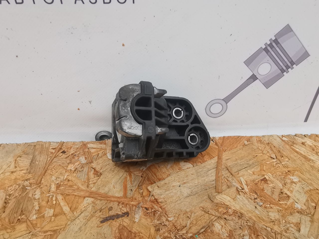 кронштейн радиатора Alfa Romeo Stelvio 1 поколение 949 2019, 2.0 л., бензин, АКПП, rosso red, внедорожник 5 дв., полный привод, правый руль, 505426860 - фото №1