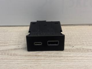 разъем AUX / USB Alfa Romeo Stelvio 1 поколение [2-й рестайлинг] 949 2024, 2.2 л., дизель, АКПП, 035, внедорожник 5 дв., 52200846