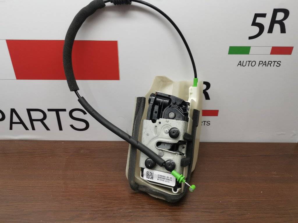 замок двери передней правой Tesla Model 3 1 поколение 2020, электро, полный привод, правый руль, 106896300M - фото №1