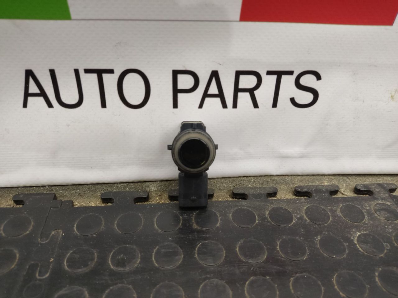 датчик парктроника Alfa Romeo Giulia 2 поколение 952 2019, 2.9 л., бензин, АКПП, black vulcano, седан, задний привод, правый руль - фото №1