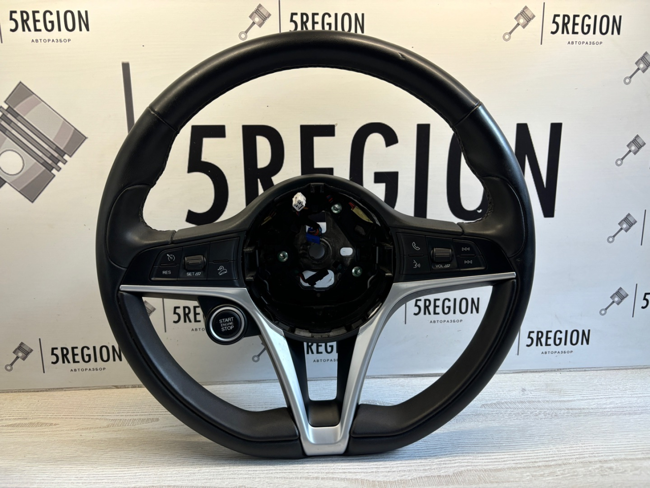 руль Alfa Romeo Stelvio 1 поколение 949 2019, 2.2 л., дизель, АКПП, внедорожник 5 дв., полный привод, правый руль, 156147765 - фото №1