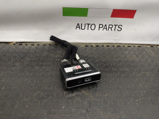 разъем AUX / USB Alfa Romeo Giulia 2 поколение 952 2018, 2.0 л., бензин, АКПП, задний привод, 01561182090