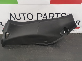 накладка внутренняя на заднюю панель кузова Maserati Levante 1 поколение [рестайлинг] M161 2023, 2.0 л., АКПП, внедорожник 5 дв., полный привод, правый руль, 670040380