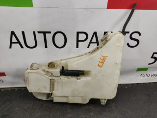 бачок омывателя BMW 5 серия F07/F10/F11 [рестайлинг] F10 2013, 4.4 л., N63 B44 A, бензин, АКПП, седан, полный привод