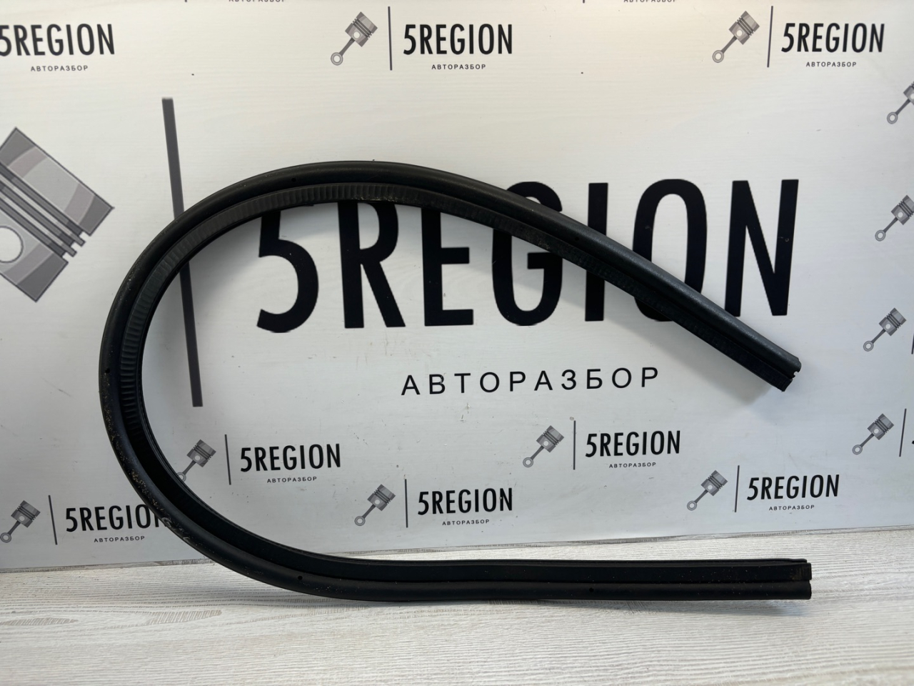 уплотнитель подкапотного пространства Alfa Romeo Giulia 2 поколение 952 2018, 2.0 л., бензин, АКПП, montecarlo blue, седан, задний привод, правый руль - фото №1