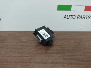 разъем AUX / USB Alfa Romeo Stelvio 1 поколение 949 2018, 2.0 л., бензин, АКПП, vesuvio gray metallic, внедорожник 5 дв., полный привод, правый руль, 50549382