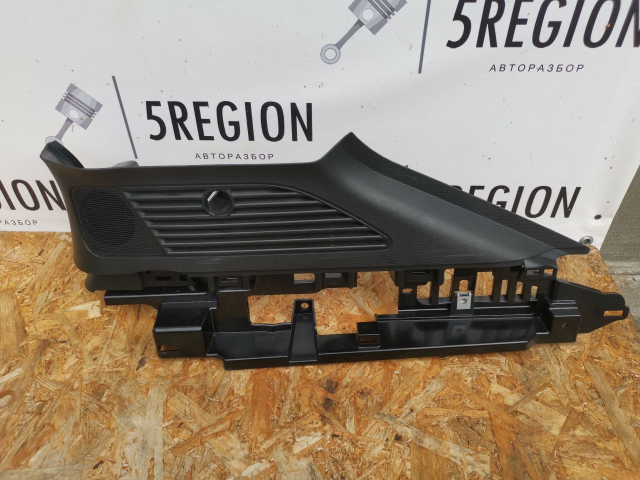 обшивка салона Alfa Romeo Stelvio 1 поколение 949 2019, 2.0 л., бензин, АКПП, rosso red, внедорожник 5 дв., полный привод, правый руль, 156108729, 156129916 - фото №1