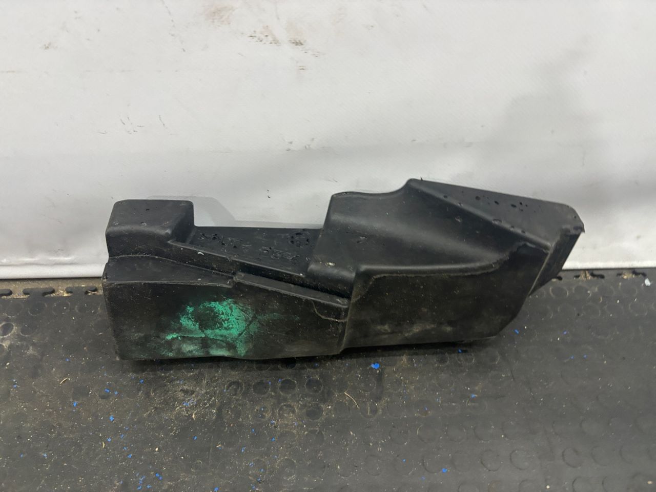 пыльник переднего крыла Alfa Romeo Stelvio 1 поколение 949 2019, 2.2 л., дизель, АКПП, внедорожник 5 дв., полный привод, правый руль, 50557576 - фото №1