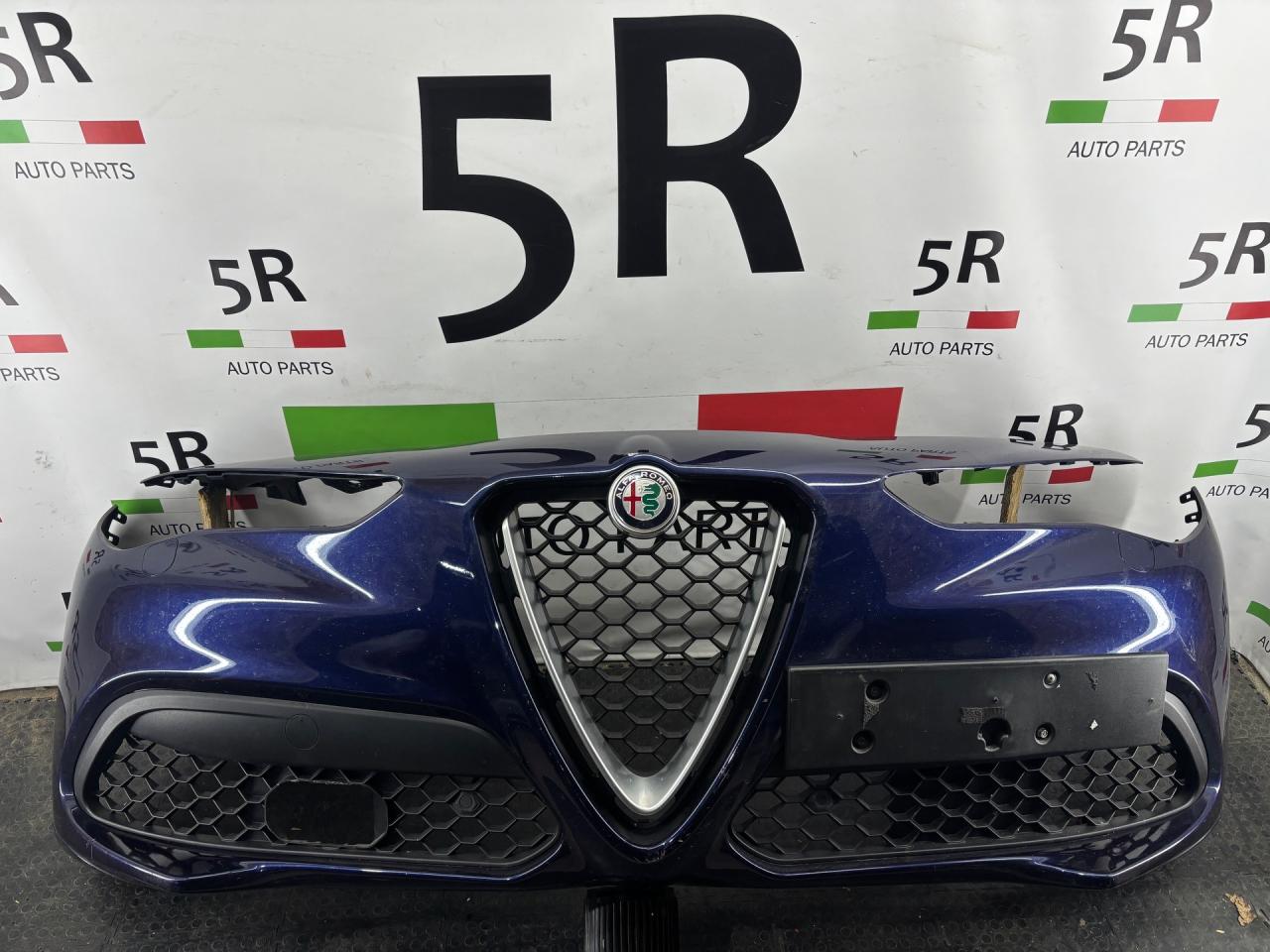 бампер передний Alfa Romeo Stelvio 1 поколение 949 2019, 2.0 л., бензин, АКПП, montecarlo blue, внедорожник 5 дв., полный привод, правый руль - фото №1