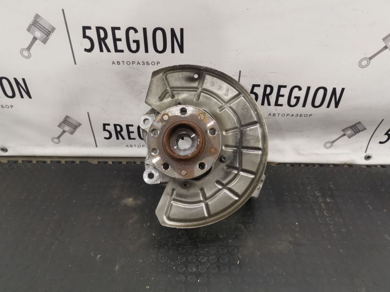 кулак задний левый Alfa Romeo Giulia 2 поколение 952 2017, 2.0 л., бензин, АКПП, задний привод - фото №1