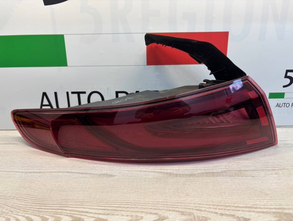 фонарь задний левый Alfa Romeo Giulia 2 поколение 952 2018, 2.0 л., бензин, АКПП, седан, задний привод, правый руль, 505495590 - фото №1