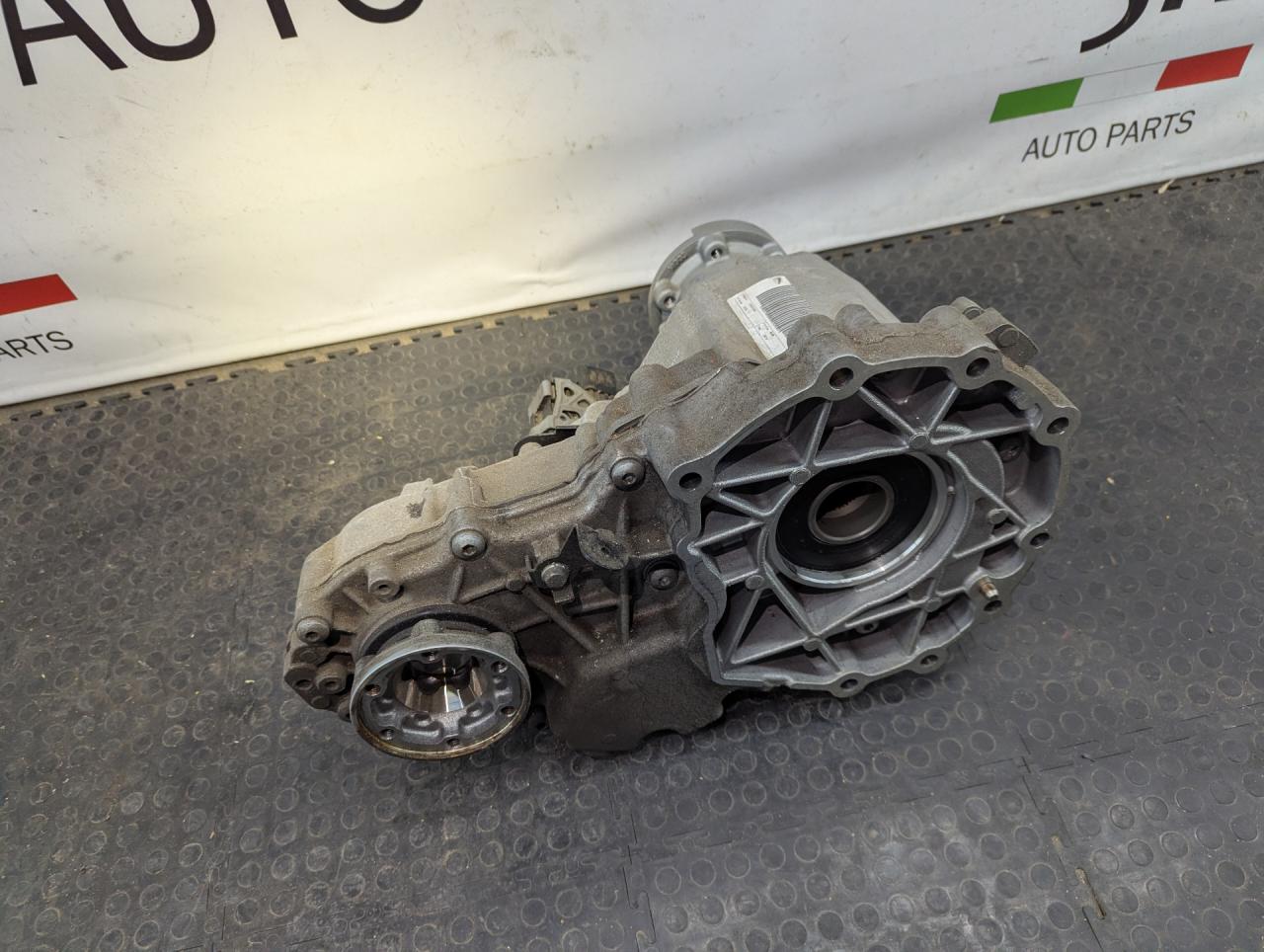 раздаточная коробка Alfa Romeo Stelvio 1 поколение 949 2019, 2.9 л., бензин, АКПП, rosso competizione, внедорожник 5 дв., полный привод, правый руль - фото №1