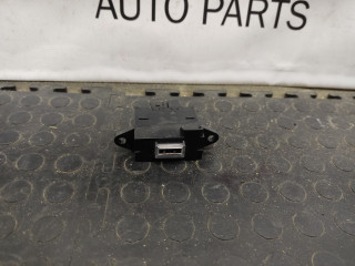 разъем AUX / USB Alfa Romeo Giulia 2 поколение 952 2019, 2.0 л., бензин, АКПП, rosso red, седан, задний привод, правый руль, 505487510