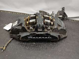 суппорт передний правый Maserati Levante 1 поколение [рестайлинг] M161 2023, 2.0 л., АКПП, внедорожник 5 дв., полный привод, правый руль, 6702146360