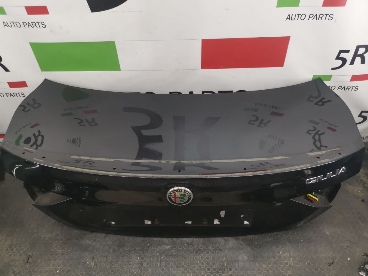 крышка багажника (дверь 3-5) Alfa Romeo Giulia 2 поколение 952 2019, 2.9 л., бензин, АКПП, black vulcano, седан, задний привод, правый руль - фото №1